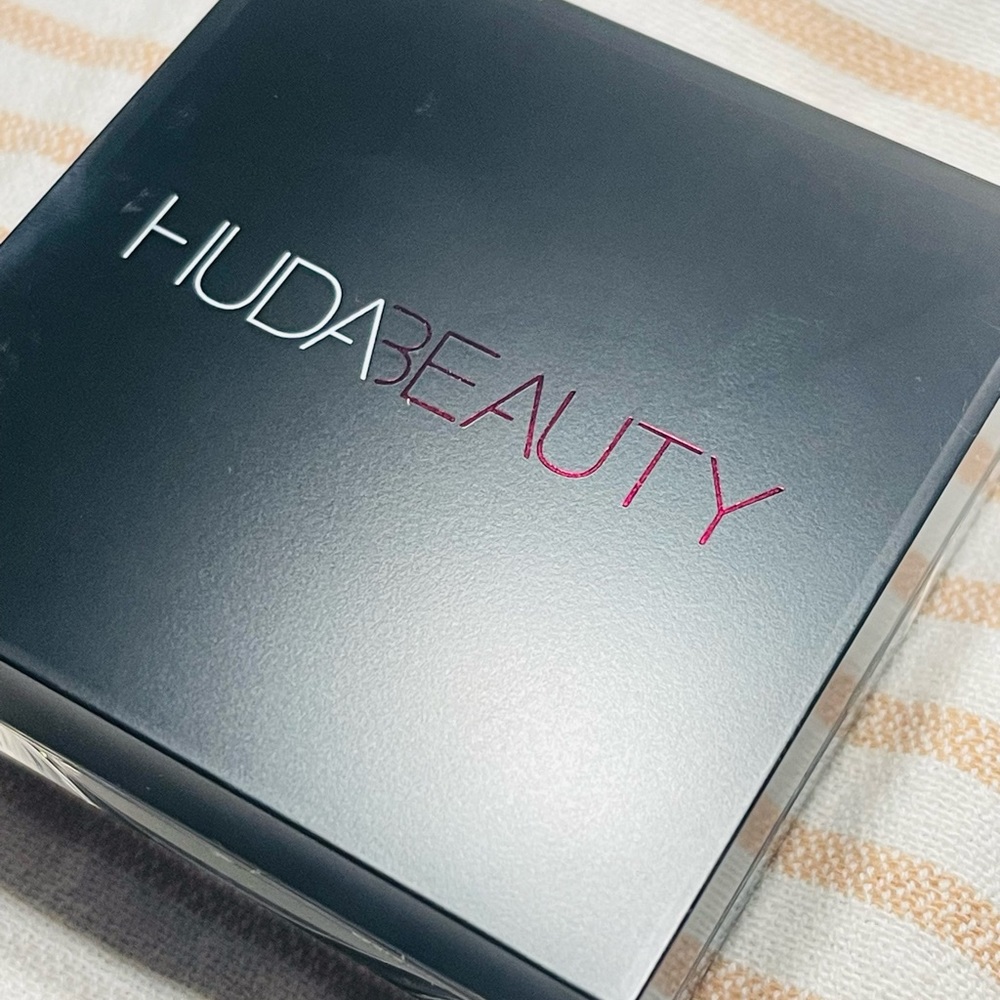 Huda Beauty Tantour Contour And Bronzer Cream ~ Medium